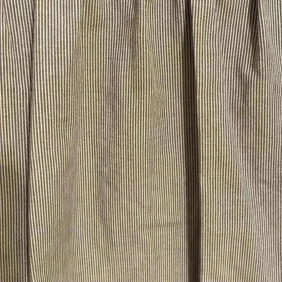 Loft Plus Black Shirt with Black & White Skirt on Back.  Size 20/22. - Picture 2 of 5